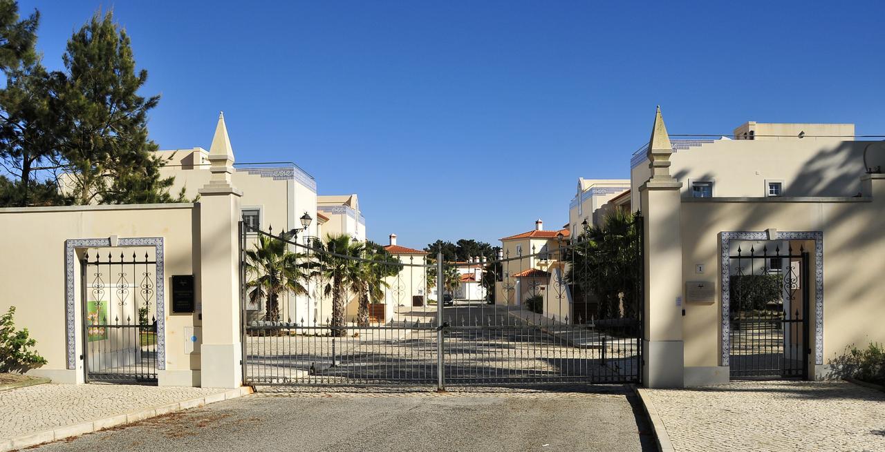 Praia Del Rei Beach 3 Pools Amoreira  Exterior photo